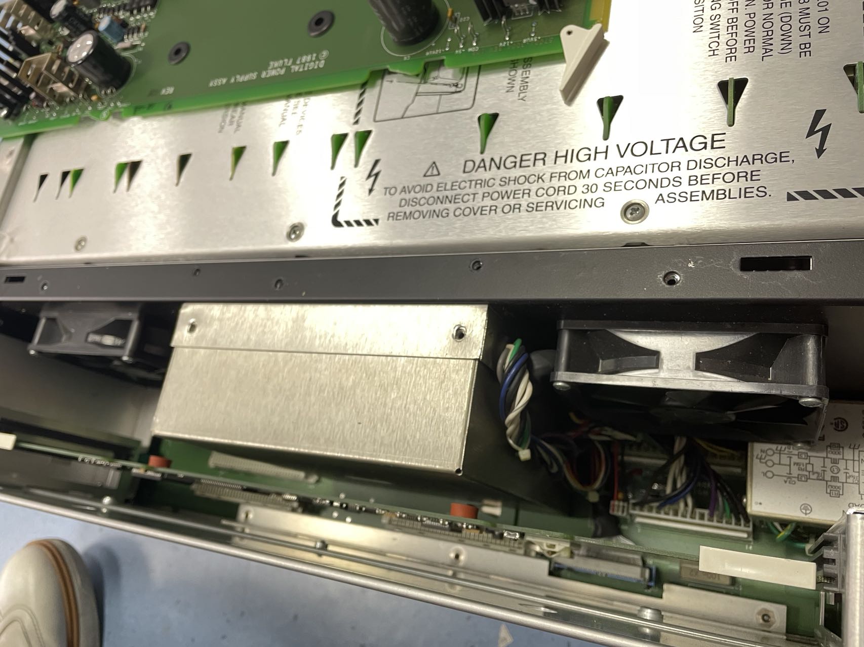 63c753e8ef053.jpg 維修多功能校準儀FLUKE5700A 1 (2).jpg