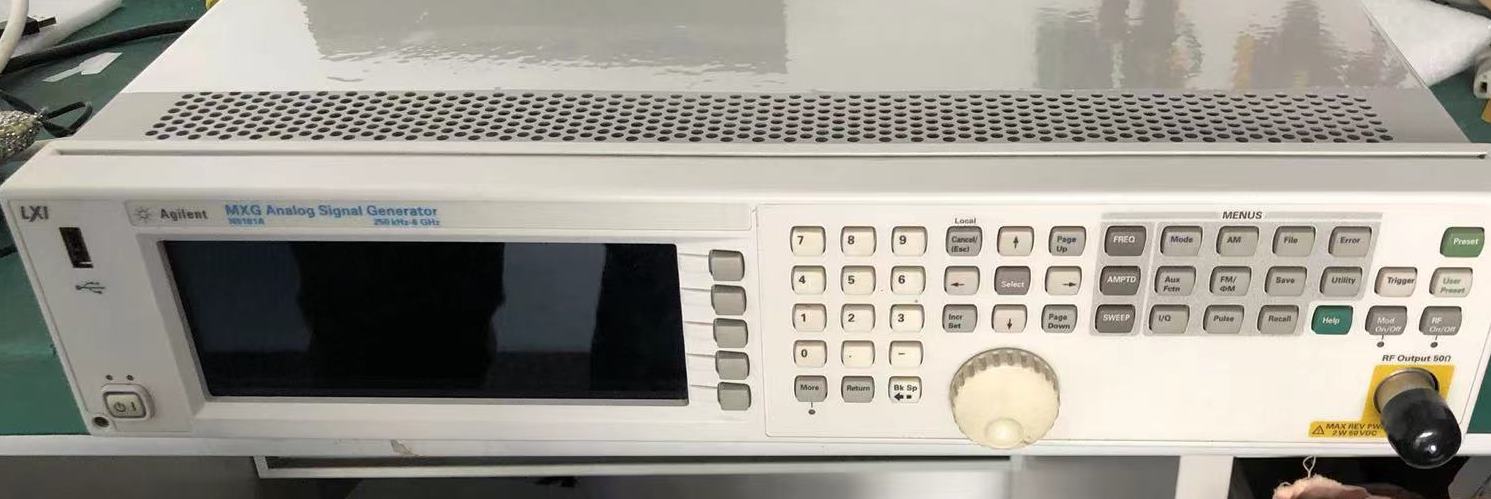 64d977275f01c.jpg 信號源N5182A 3.jpg